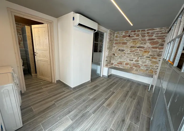 Al Piano 1 Apartment